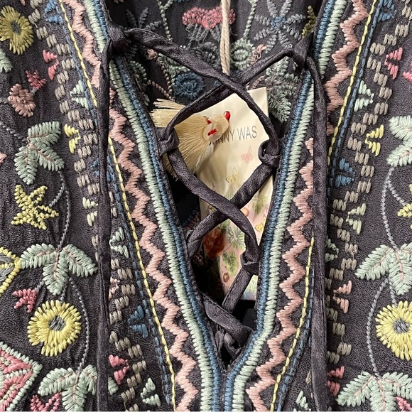 NWT!•Johnny Was•Embroidered Blouse•Lace Up V-Neck•Oversized - Picture 3 of 10